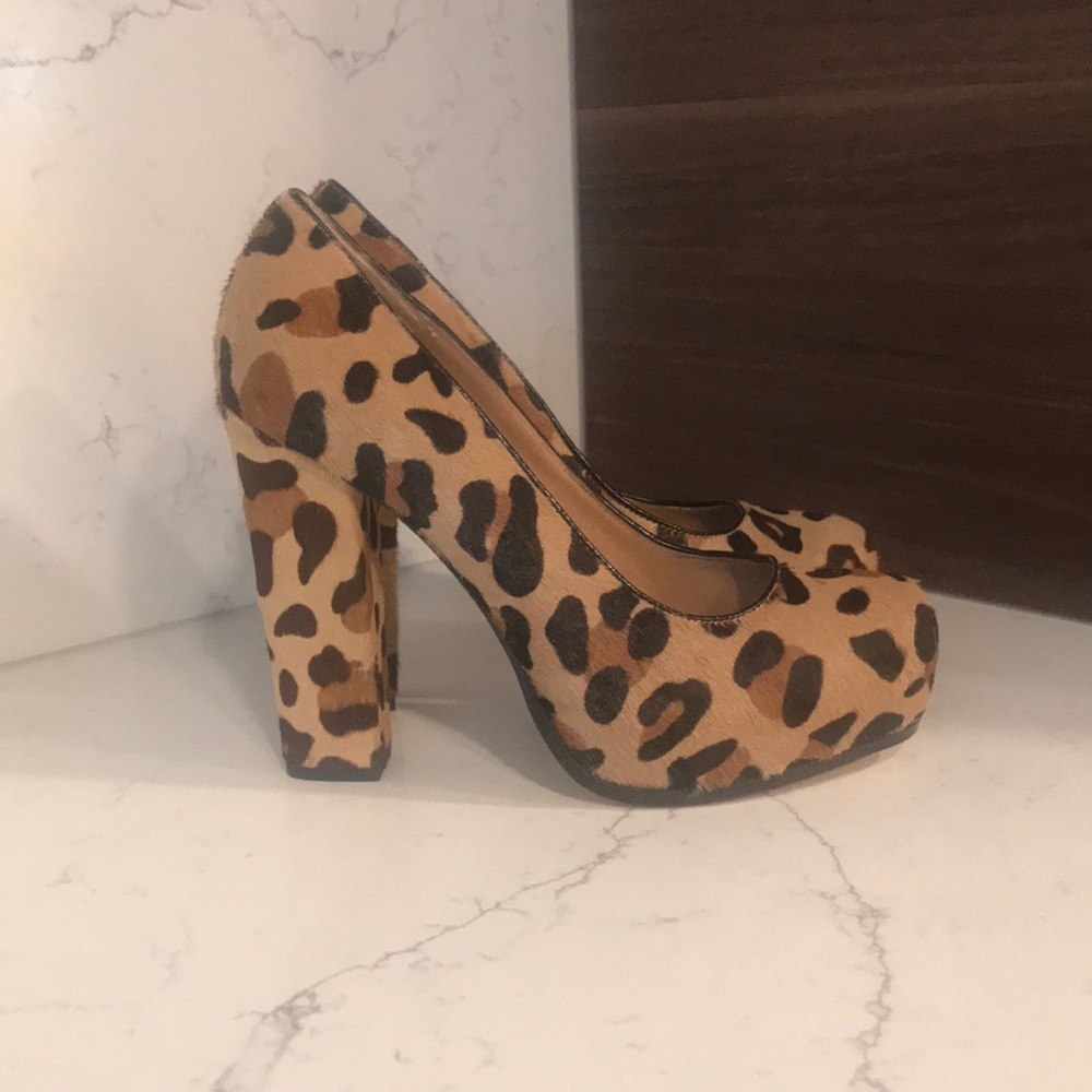 BN Steve Madden Leopard Calf Hair Platform Heels